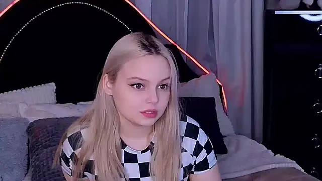 Snapshot of CLAIRE_VOGT chatting on March 2025 06:27:01 AM CLAIRE VOGT online show from March 2025 06:27:01 AM