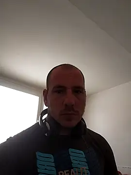 jarous32- online show from February 2025 01:40:01 PM