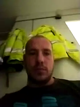 jarous32- online show from February 2025 05:51:02 AM