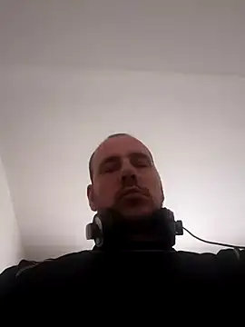 jarous32- online show from February 2025 02:11:02 PM