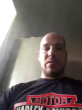 jarous32- online show from February 2025 07:37:02 AM