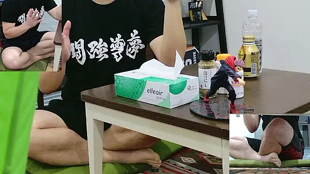 Snapshot of YARASERO-kun chatting on February 2026 07:37:01 AM YARASERO-kun online show from February 2026 07:37:01 AM