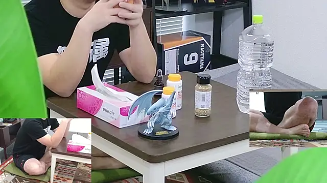 Snapshot of YARASERO-kun chatting on March 2026 01:32:02 AM YARASERO-kun online show from March 2026 01:32:02 AM