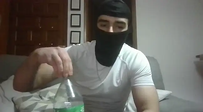 Snapshot of ESCOMOFUC chatting on February 2025 09:09:01 PM ESCOMOFUC online show from February 2025 09:09:01 PM