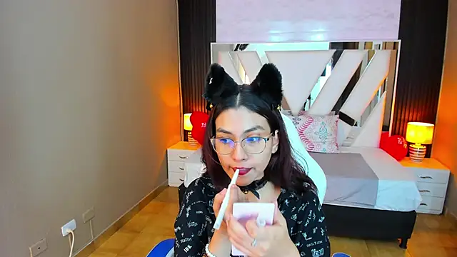 Snapshot of Cristin_Petite chatting on February 2025 06:37:02 PM Cristin Petite online show from February 2025 06:37:02 PM