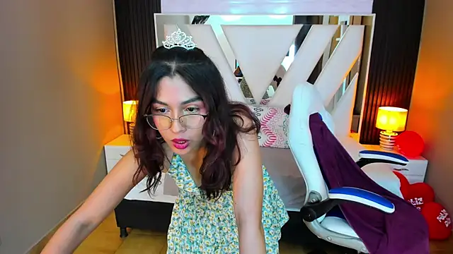 Snapshot of Cristin_Petite chatting on February 2025 09:42:01 PM Cristin Petite online show from February 2025 09:42:01 PM