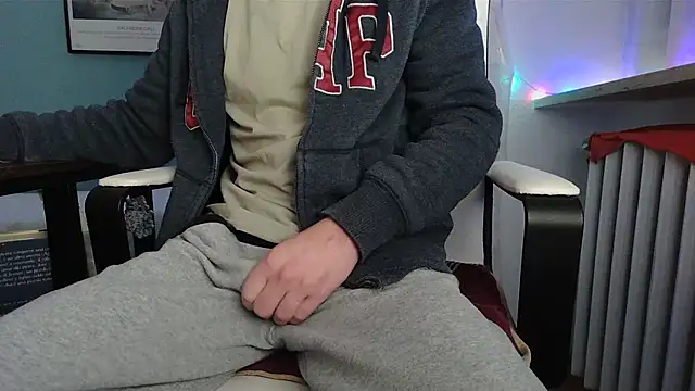 Snapshot of Manuhot001 chatting on December 2025 10:18:02 PM Manuhot001 online show from December 2025 10:18:02 PM