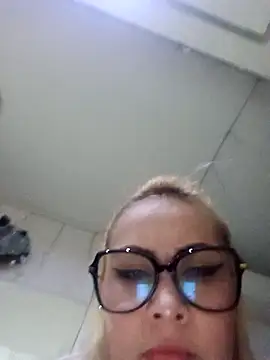 CandieGilson   online show from December 2025 10:31:01 AM