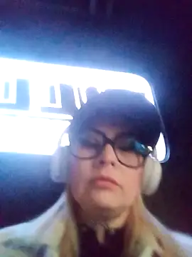 CandieGilson   online show from May 2026 11:15:01 AM