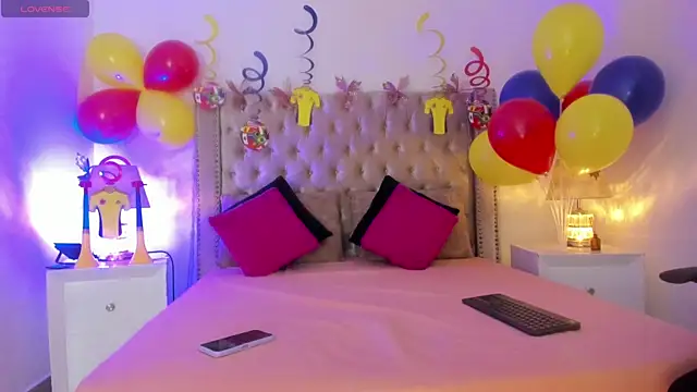 CandieGilson   online show from June 2026 01:02:01 PM