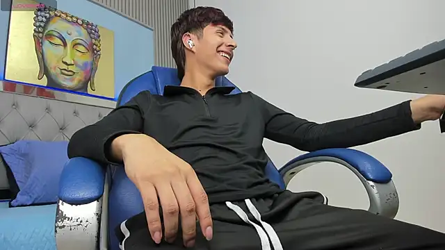 Estiv18  online show from January 2026 02:46:02 AM