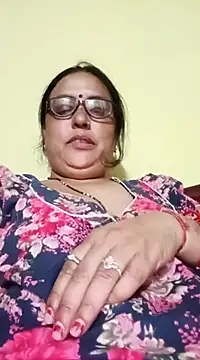 Kiyara8 online show from February 2025 04:53:01 PM