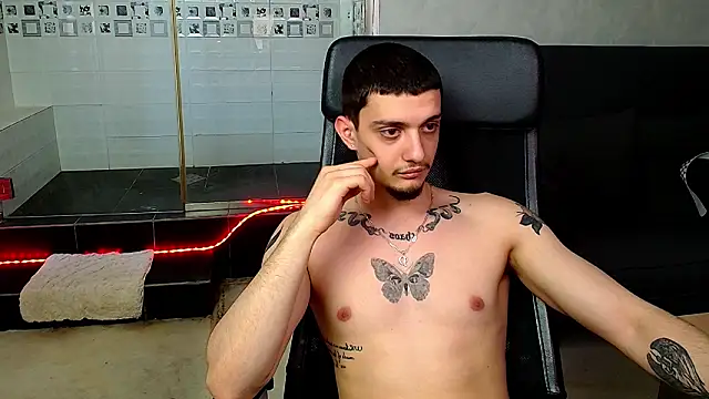 OscarGriffin online show from February 2025 12:34:02 PM