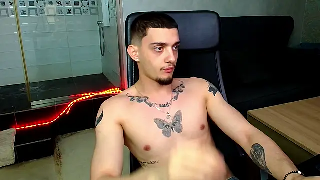OscarGriffin online show from March 2025 11:44:02 AM