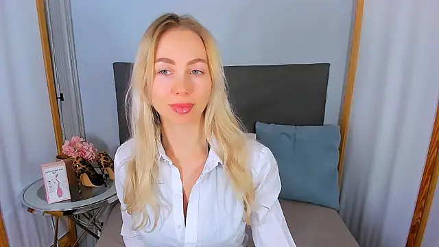 Snapshot of MargaritaRose chatting on March 2026 06:30:01 AM MargaritaRose online show from March 2026 06:30:01 AM