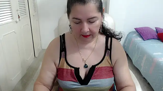 leonela 69 online show from April 2026 12:19:01 AM