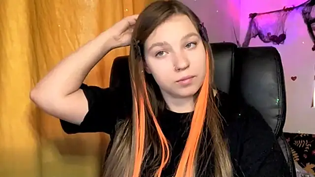 SweetAlissa18 online show from October 2025 01:34:01 PM