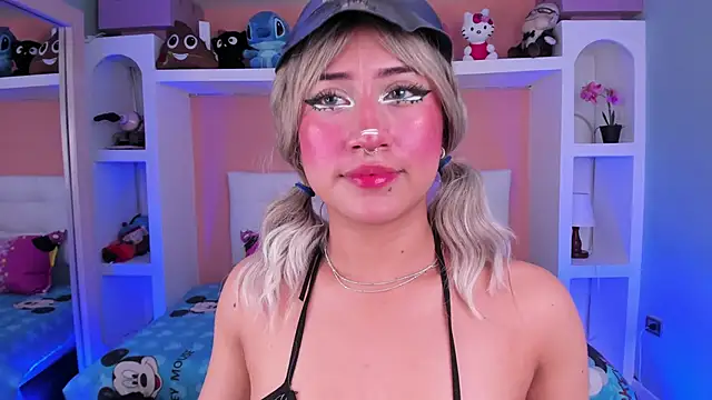 Snapshot of miss___megan chatting on October 2025 02:37:02 AM miss megan online show from October 2025 02:37:02 AM