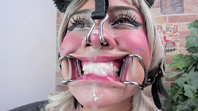 miss   megan online show from June 2026 09:58:01 PM
