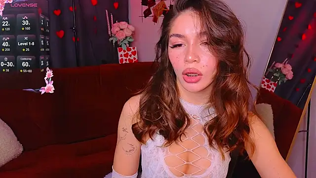 Snapshot of Caroline__Brown chatting on February 2025 01:29:01 AM Caroline Brown online show from February 2025 01:29:01 AM