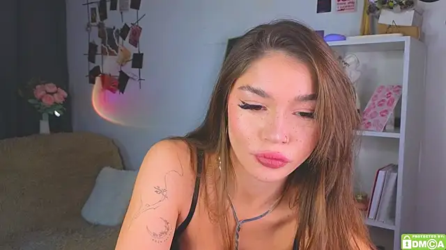 Snapshot of Caroline__Brown chatting on October 2025 04:31:02 AM Caroline Brown online show from October 2025 04:31:02 AM