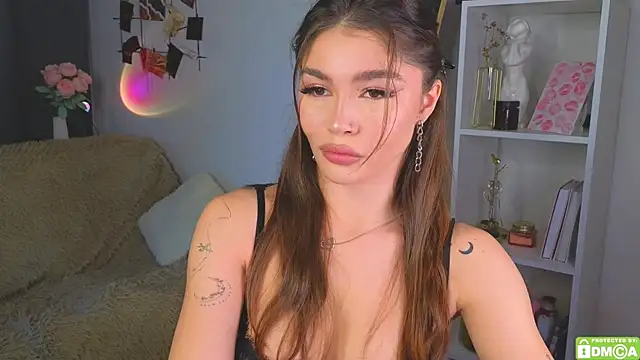 Snapshot of Caroline__Brown chatting on October 2025 04:10:02 AM Caroline Brown online show from October 2025 04:10:02 AM