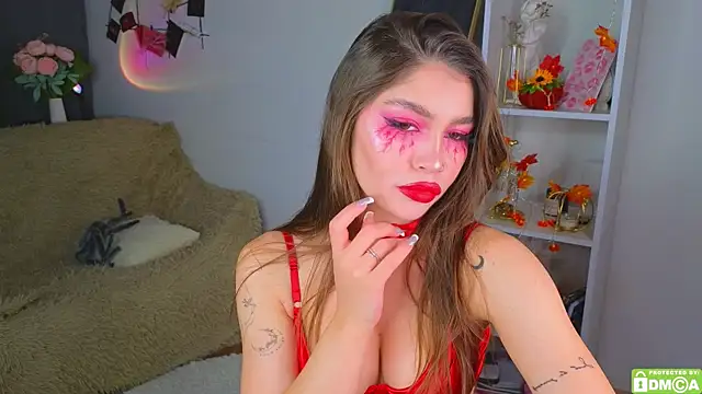 Snapshot of Caroline__Brown chatting on October 2025 03:30:01 AM Caroline Brown online show from October 2025 03:30:01 AM