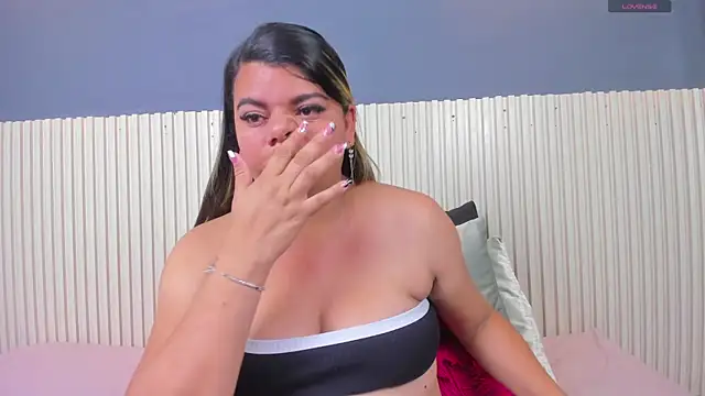 Snapshot of Aida-nicolle chatting on October 2025 09:39:01 AM Aida-nicolle online show from October 2025 09:39:01 AM