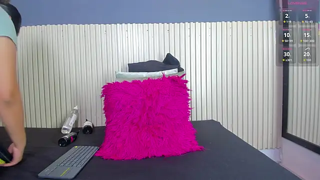 Snapshot of Aida-nicolle chatting on October 2025 10:08:02 AM Aida-nicolle online show from October 2025 10:08:02 AM