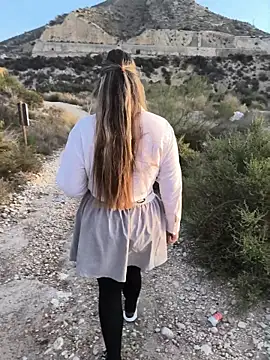 Mona Plus online show from October 2025 06:47:02 AM