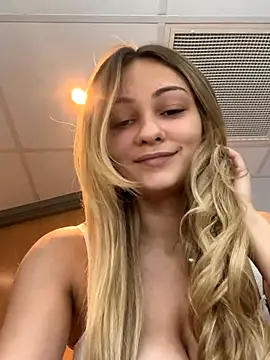 skyemorgan01 online show from November 2025 12:15:02 PM