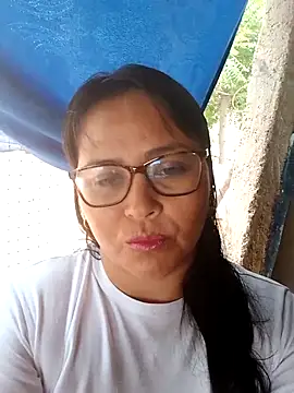 Snapshot of promiscuous-indecent-momm chatting on February 2025 01:46:02 PM promiscuous-indecent-momm online show from February 2025 01:46:02 PM