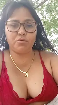 Snapshot of promiscuous-indecent-momm chatting on February 2025 04:51:01 PM promiscuous-indecent-momm online show from February 2025 04:51:01 PM