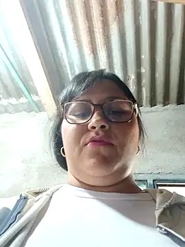 Snapshot of promiscuous-indecent-momm chatting on February 2025 08:09:01 PM promiscuous-indecent-momm online show from February 2025 08:09:01 PM