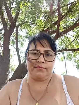 Snapshot of promiscuous-indecent-momm chatting on February 2025 05:09:02 PM promiscuous-indecent-momm online show from February 2025 05:09:02 PM