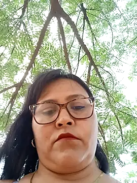 Snapshot of promiscuous-indecent-momm chatting on February 2025 07:26:01 PM promiscuous-indecent-momm online show from February 2025 07:26:01 PM