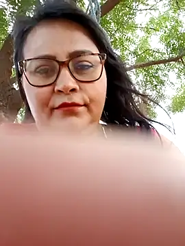 Snapshot of promiscuous-indecent-momm chatting on February 2025 08:07:02 PM promiscuous-indecent-momm online show from February 2025 08:07:02 PM