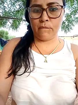 Snapshot of promiscuous-indecent-momm chatting on March 2025 09:37:02 PM promiscuous-indecent-momm online show from March 2025 09:37:02 PM