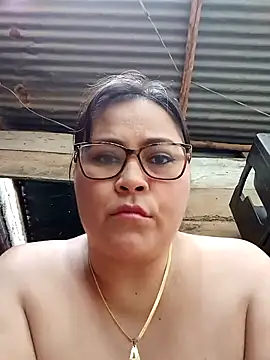 Snapshot of promiscuous-indecent-momm chatting on March 2025 02:10:01 PM promiscuous-indecent-momm online show from March 2025 02:10:01 PM