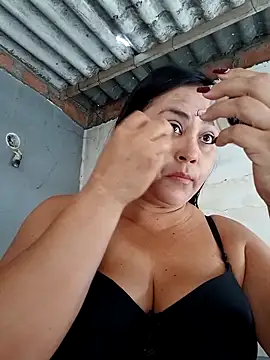 Snapshot of promiscuous-indecent-momm chatting on September 2025 02:41:01 PM promiscuous-indecent-momm online show from September 2025 02:41:01 PM