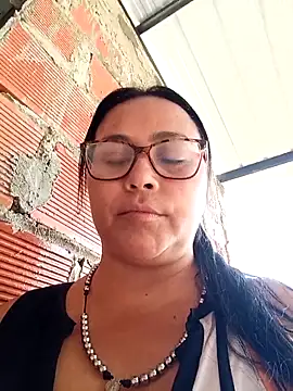 Snapshot of promiscuous-indecent-momm chatting on October 2025 02:52:02 PM promiscuous-indecent-momm online show from October 2025 02:52:02 PM