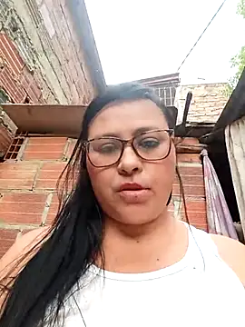 Snapshot of promiscuous-indecent-momm chatting on October 2025 10:10:01 PM promiscuous-indecent-momm online show from October 2025 10:10:01 PM