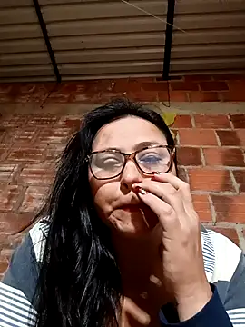 Snapshot of promiscuous-indecent-momm chatting on November 2025 09:09:01 AM promiscuous-indecent-momm online show from November 2025 09:09:01 AM