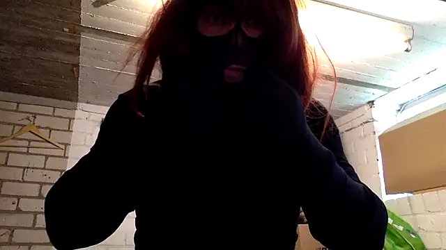 Bleueyez007 online show from April 2026 12:07:01 PM