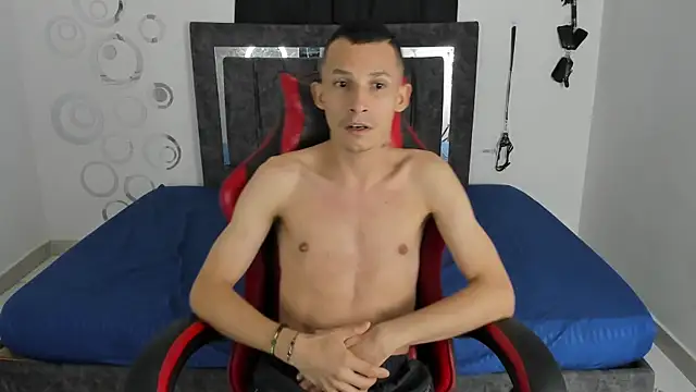 Isak Millan online show from November 2025 08:14:01 PM