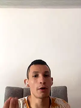 Isak Millan online show from December 2025 02:35:02 PM