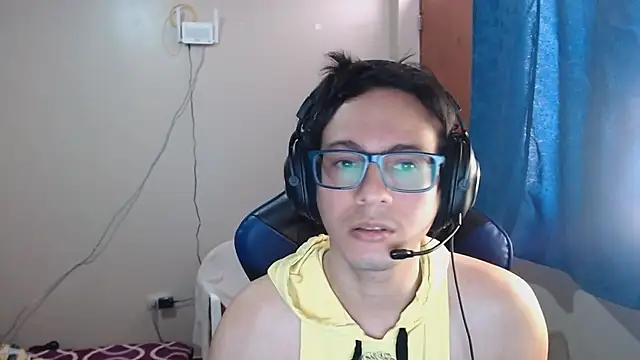 Snapshot of cholitohermoso chatting on February 2025 03:46:01 PM cholitohermoso online show from February 2025 03:46:01 PM