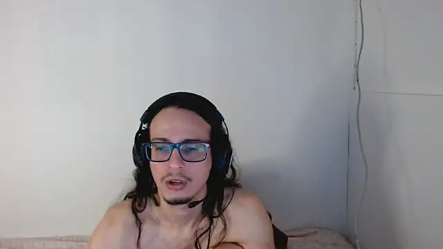 Snapshot of cholitohermoso chatting on October 2025 02:57:02 PM cholitohermoso online show from October 2025 02:57:02 PM