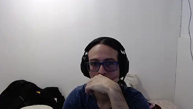 Snapshot of cholitohermoso chatting on November 2025 03:23:01 PM cholitohermoso online show from November 2025 03:23:01 PM