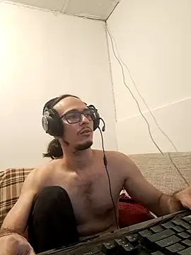 Snapshot of cholitohermoso chatting on April 2026 05:36:01 PM cholitohermoso online show from April 2026 05:36:01 PM